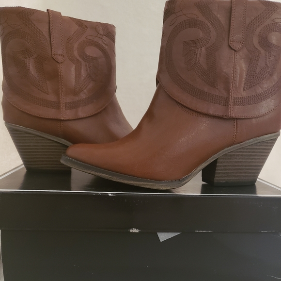 Brand New MIA low heel leather brown boot - Picture 2 of 4